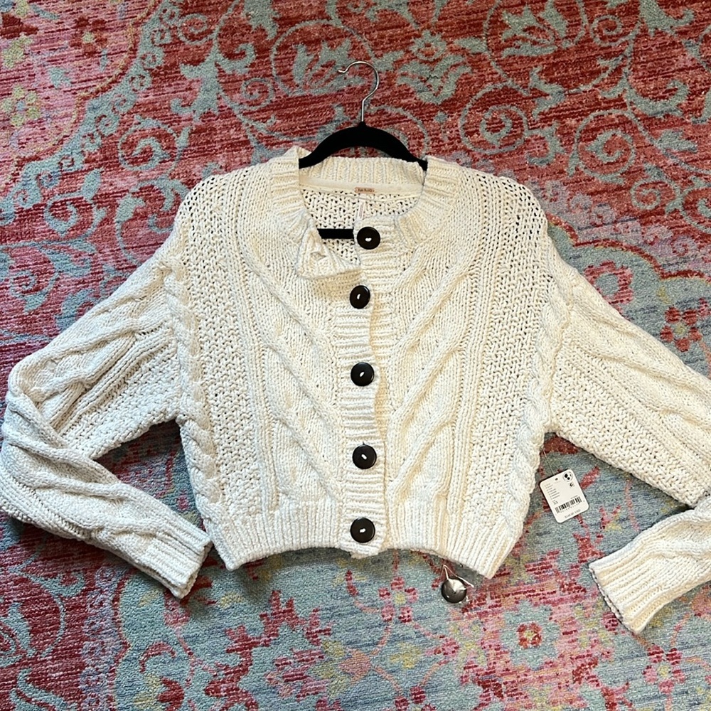 🧶NWT CHUNKY FREE PEOPLE CABLE KNIT SWEATER